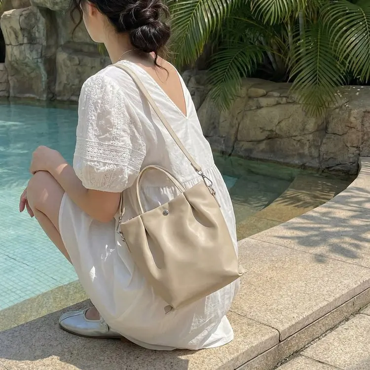 

Classic Trendy Leather Women Bag Popular Paris Fashion Bag Casual Elegant Tote Bag Practical Crossbody Hand Bag