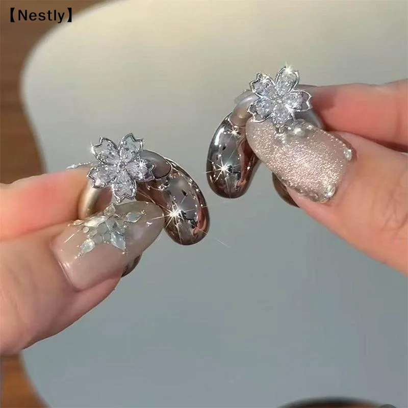 Earrings For Ear Clip Earphone Rotating Flower Blossoms Shining Decorations Beautiful Earphone Accessories〔Nest〕 view 6