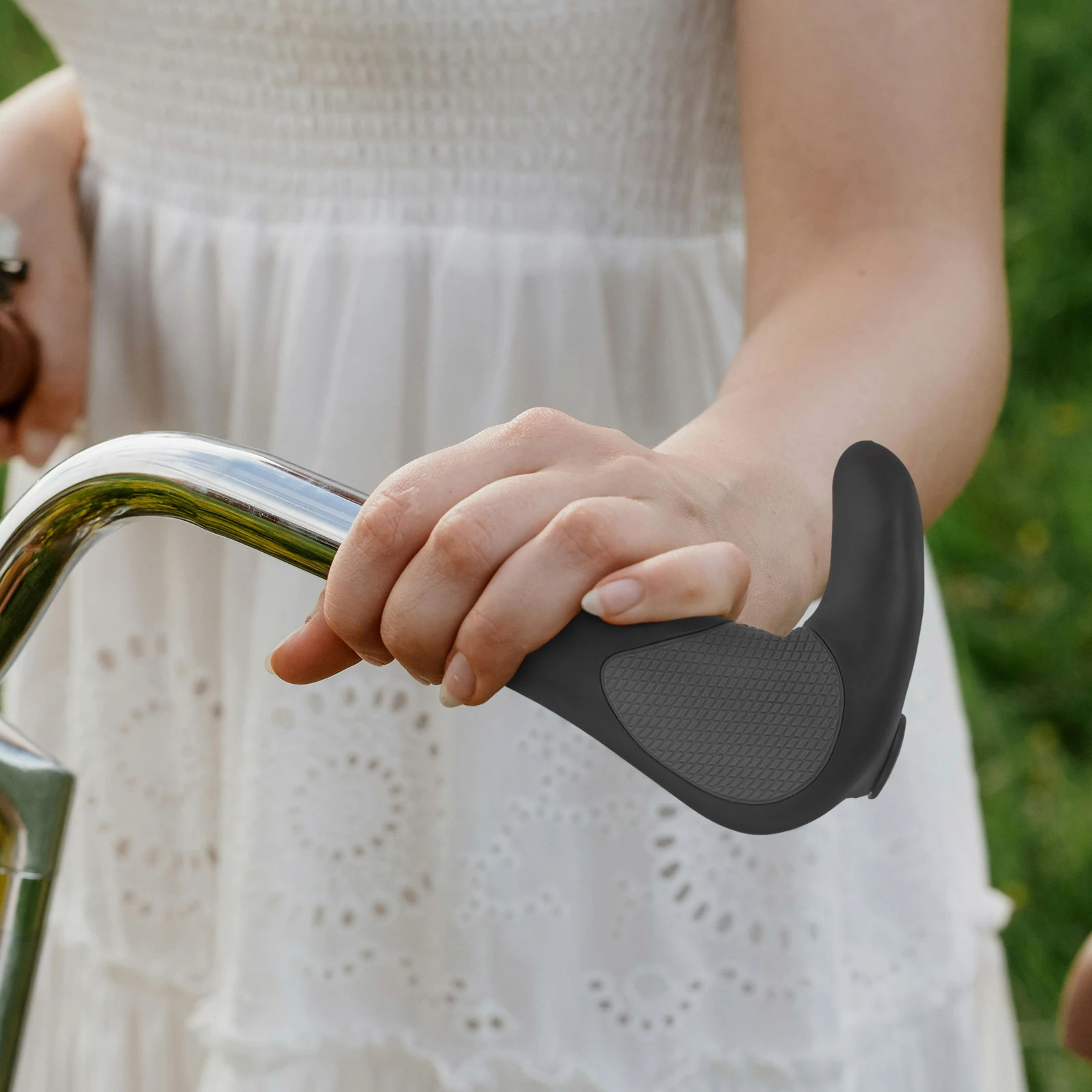 

1 set Ergonomic Anti-slip Grips TPR Gecko Print Comfortable Cycling Handlebar Grips Bike Aluminum Locking Stable Handle Covers