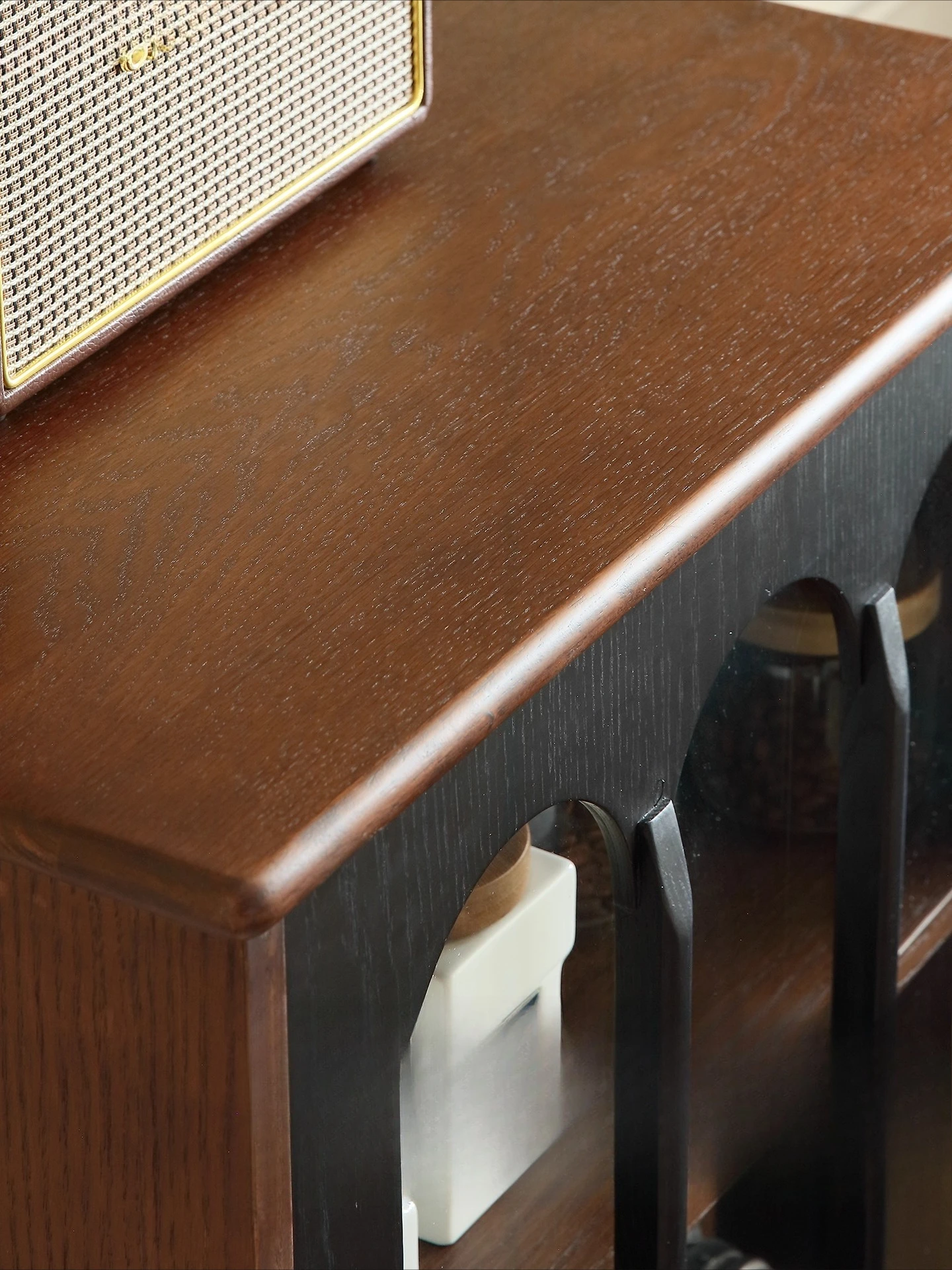 خزانة جانبية للتخزين من الخشب الصلب على الطراز القديم، خزانة مشروبات لغرفة المعيشة، خزانة عرض حائط بريان الراقية