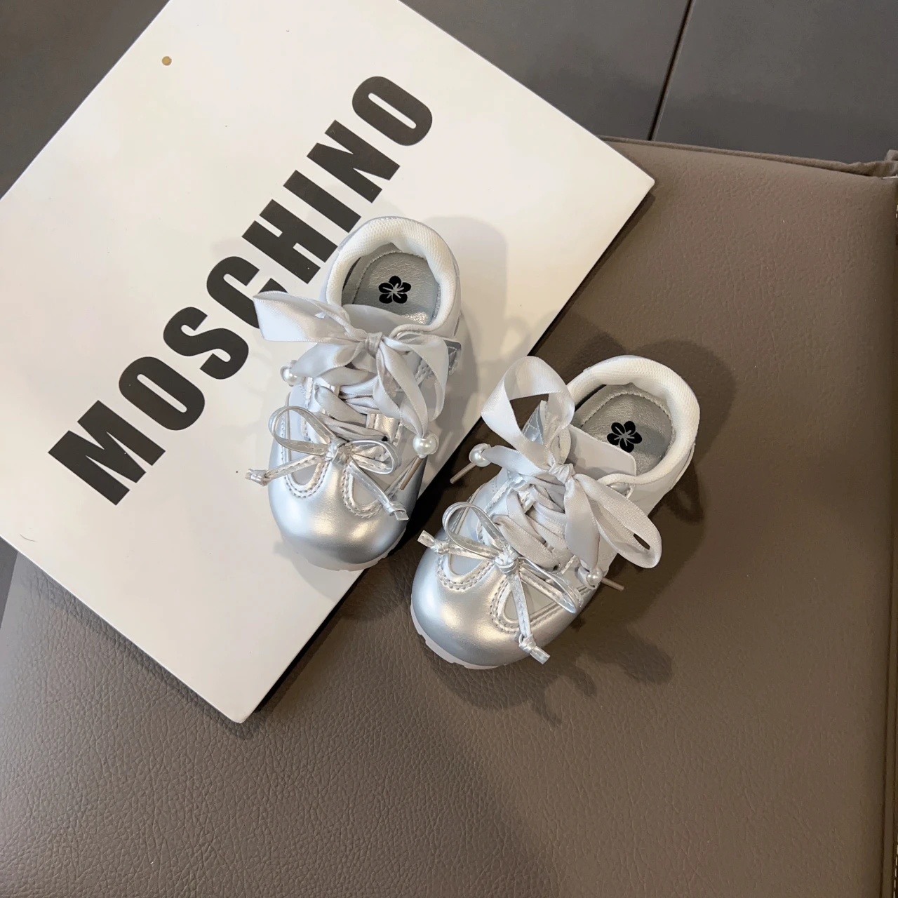 

Girls Princess Casual Shoes Soild Color Versatile Kids Sports Shoes Soft Sole 2025 Brand New Children Fashion Shoes Korean Style