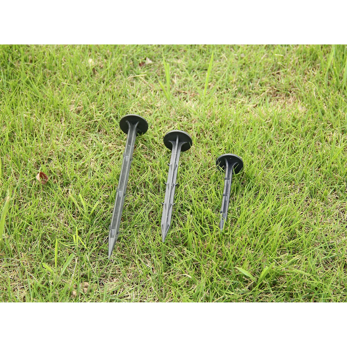 

100Pcs Plastic Heavy Duty Tent Stakes Garden Pegs for Outdoor Camping Hiking Canopy Canopy Stakes Tent Pegs Bulk