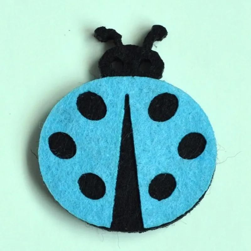 10 pz/lotto 2 pollici 9 colori Fatti A Mano Bella Tessuto Coccinella Toppe E Stemmi Per Le Donne Indumento Carino Feltro Accessori FAI DA TE