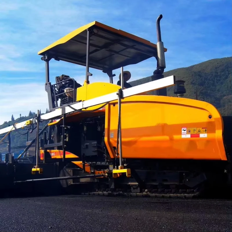 P45C-8S Fully Hydraulic Asphalt Concrete Paver, 4.5m Paving Width, 320t/h High Productivity, Road Construction Machinery