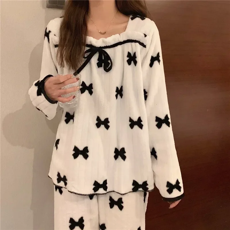 厚みのあるサンゴフリースパジャマ女性の秋冬ホーム服長袖長ズボン快適な通気性パジャマ