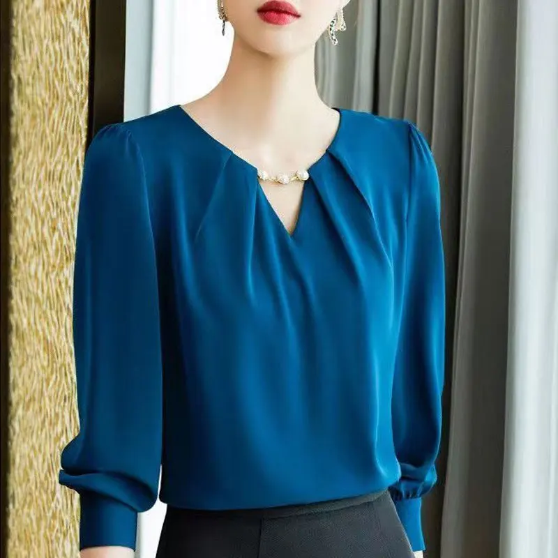 Office Lady Elegant V-Neck Shirt Female Clothing Folds Fashion Pearl Chain Spring Autumn Long Sleeve Loose Solid Color Blouse