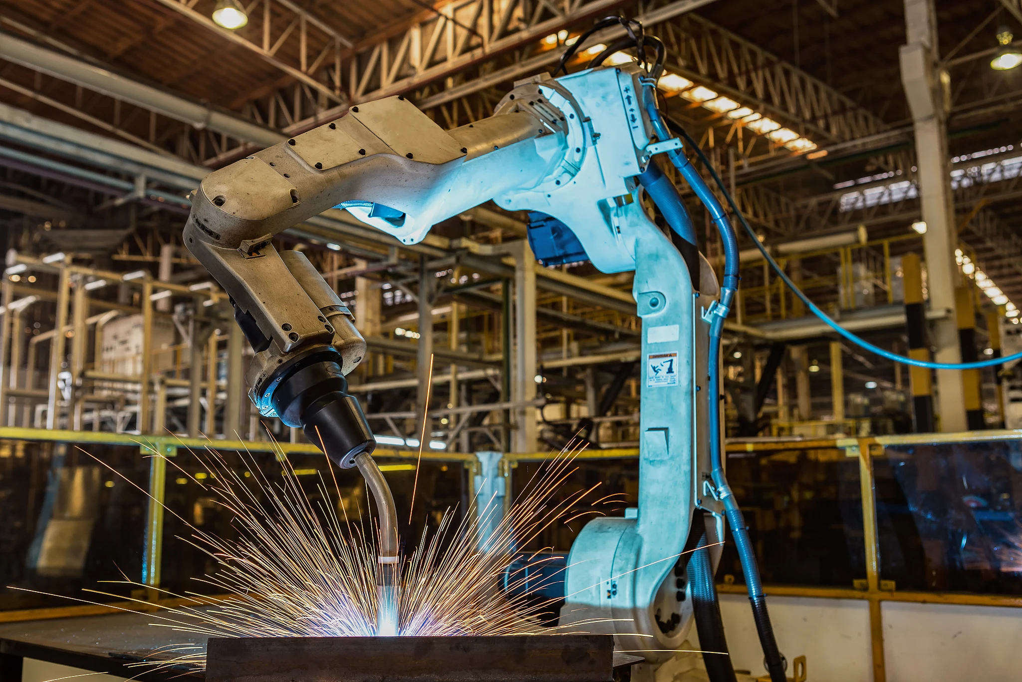 مناور ذراع آلي روبوت صناعي 4 محاور أو 6 محاور ذراع روبوت مناور صناعي مشابه لذراع روبوت اللحام