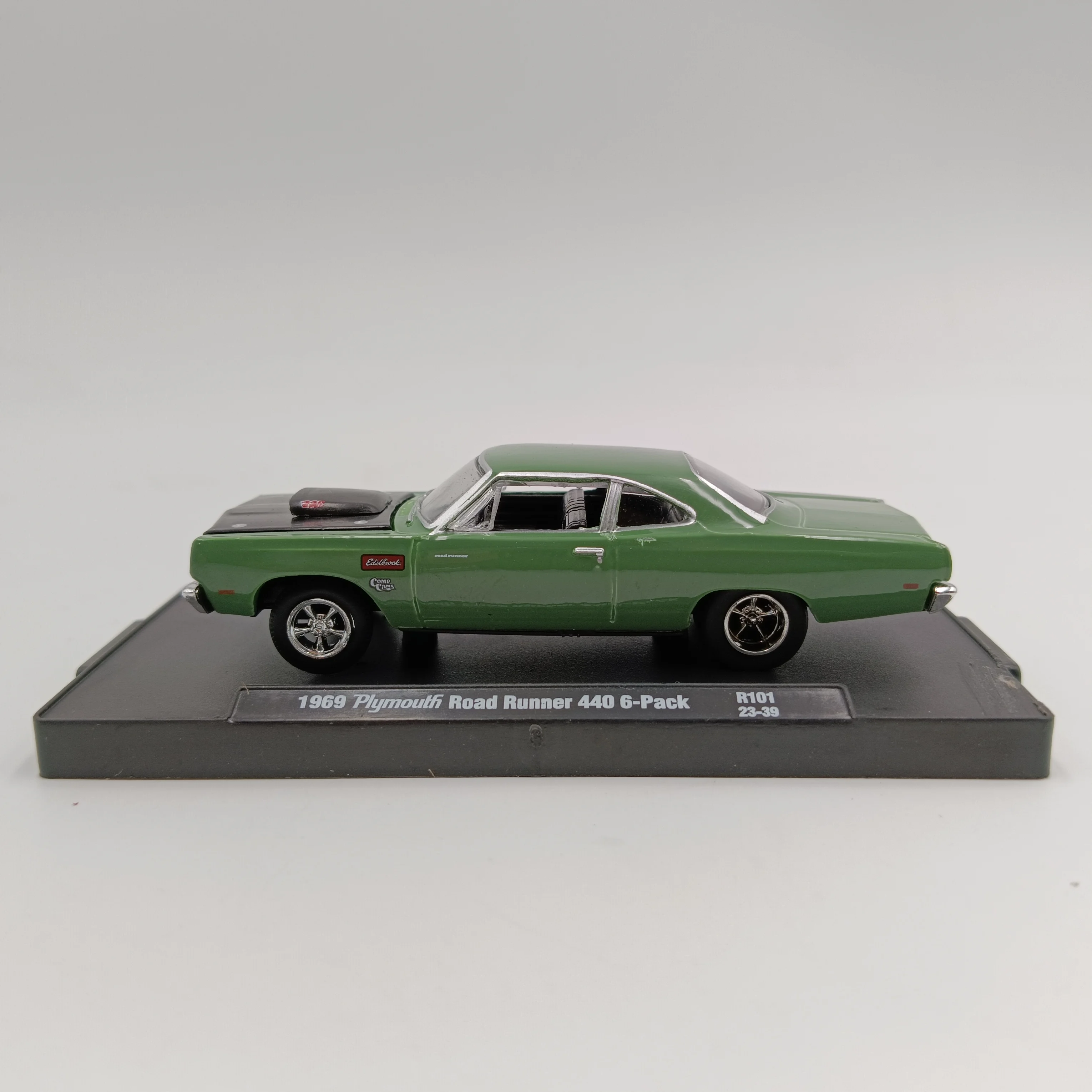 M2 Machines 1:64 1969 Plymouth Road Runner 440 alloy model  kids gifts