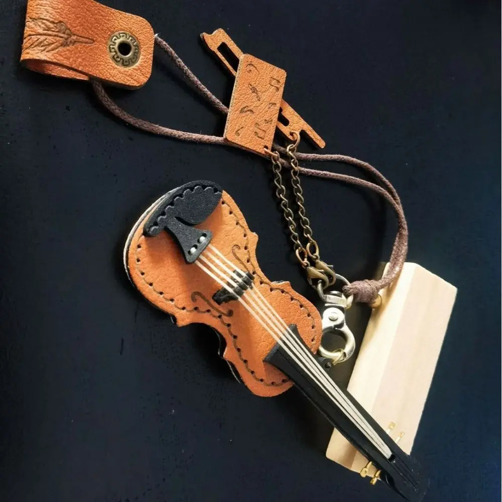 

1 Pc Creative Brown Violin Hanging Crafts Classic Fashion Handmade Backpack Lanyard Unisex Car Keychain Ornaments