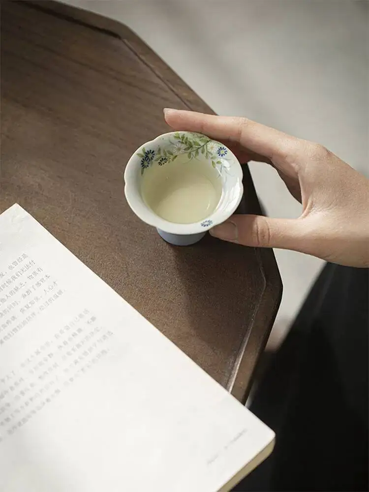 Wuyintang hand Painted Wild Chrysanthemum Tea High Footed Ceramic Master Single For Home Use Haze Blue Flower Rim Tasting