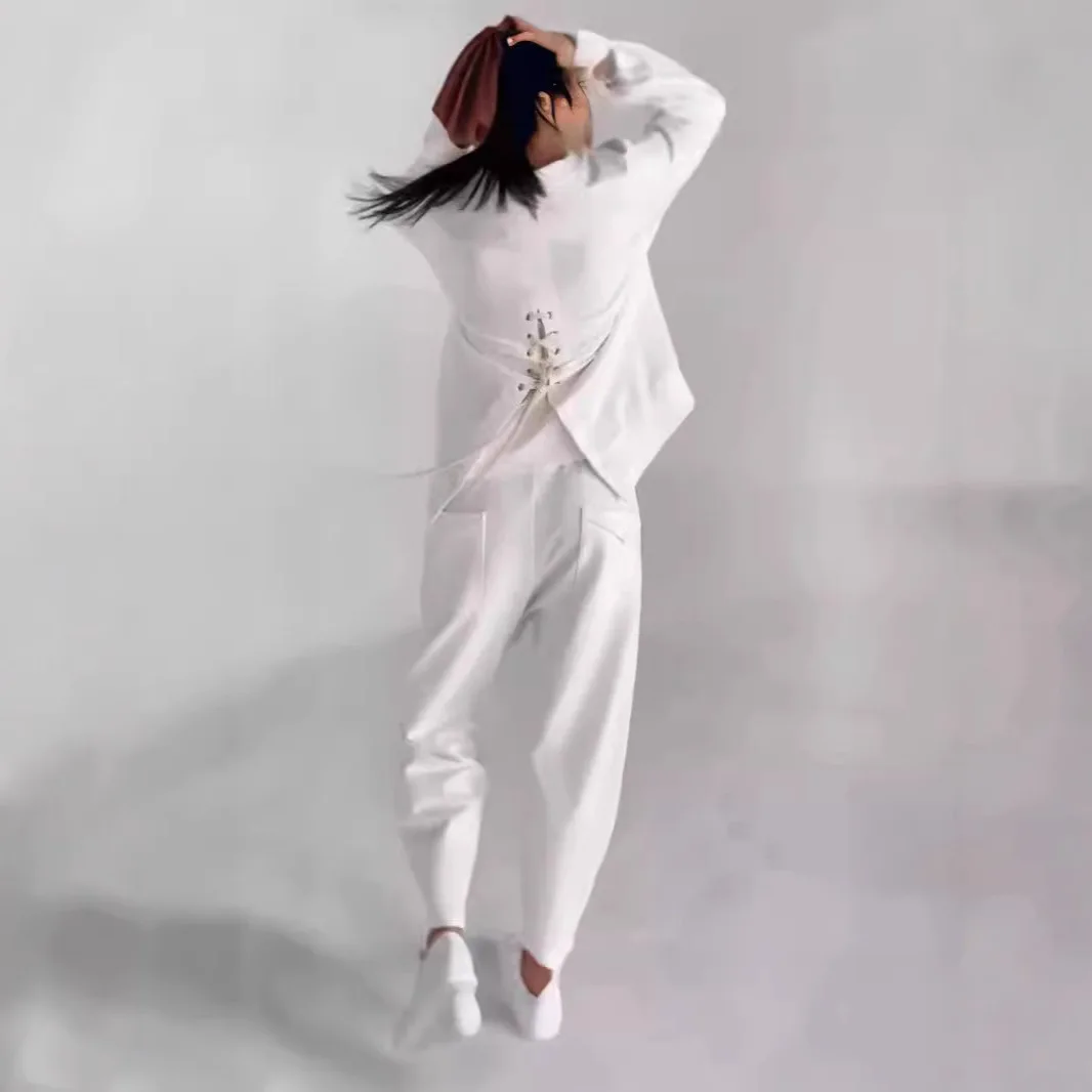 

Осень 2024, новая мода, модный спортивный однотонный повседневный костюм на шнуровке с несколькими карманами, брюки