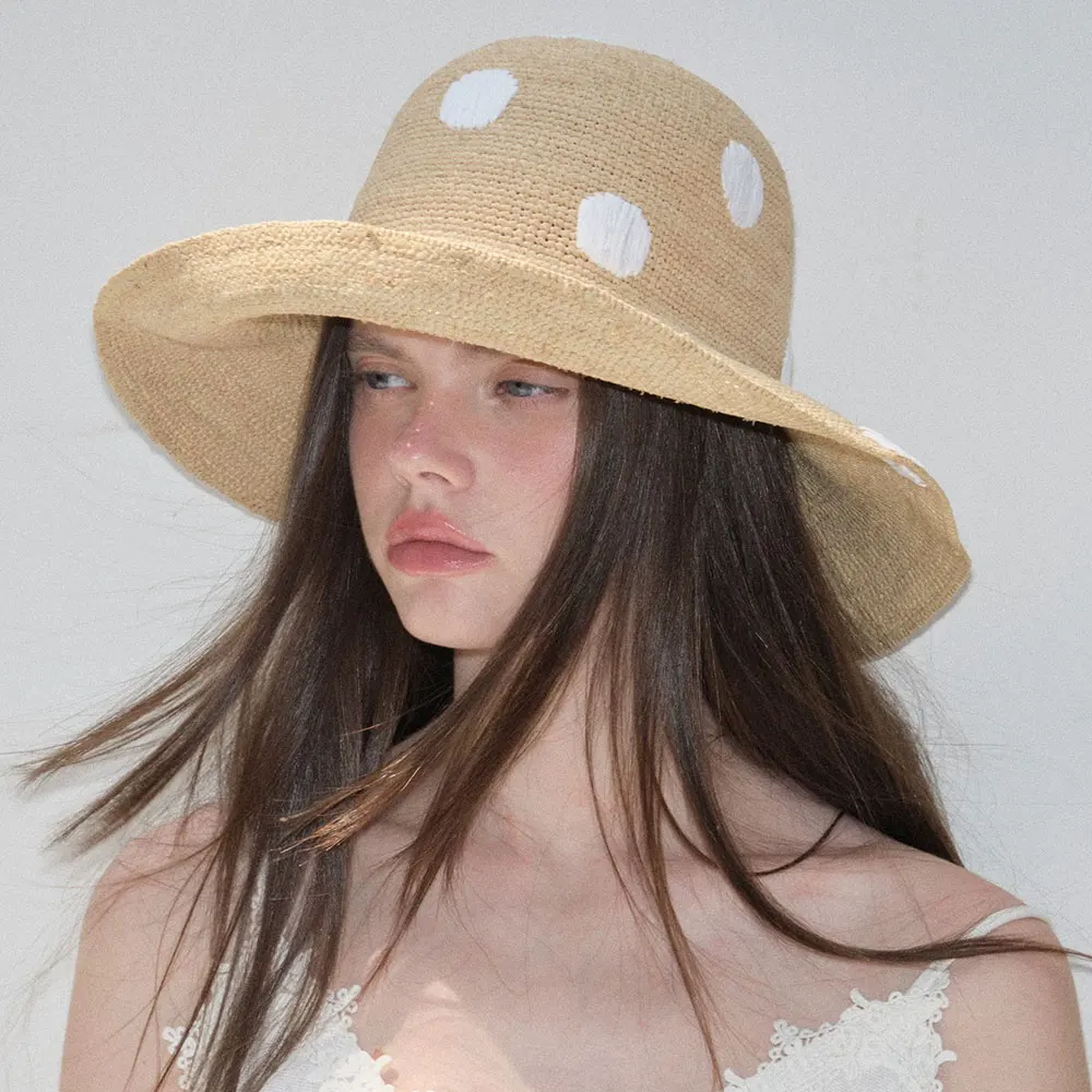 

Fashion Handmade Raffia Wide Brim Sun Hat For Women Polka Dot Bucket Hat Designer Style Summer Beach Sun Protection Cap Foldable