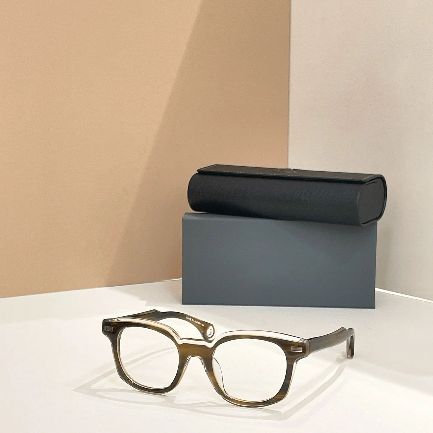 هايكوك-نظارات طبية للجنسين-الهندسة المعمارية والنحتية | بيلايت