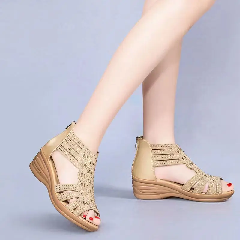 Women Soft Leather Roman Sandals Ladies 2024 Summer New Soft Sole Platform Wedge Sandals Fashion Hollow Casual Designer Sandals