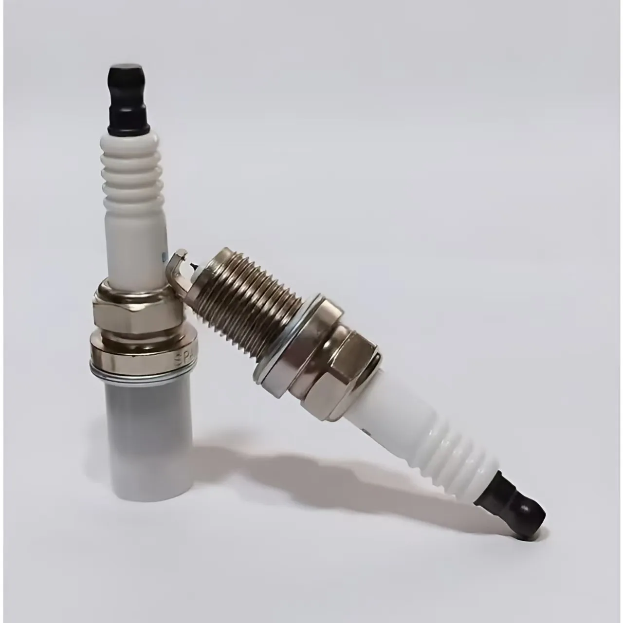 

04E905602 Свеча зажигания подходит для Volkswagen Lavida Jetta Tharu Tiguan Passat Touran 2016-2022 | Замена OE, совершенно новый