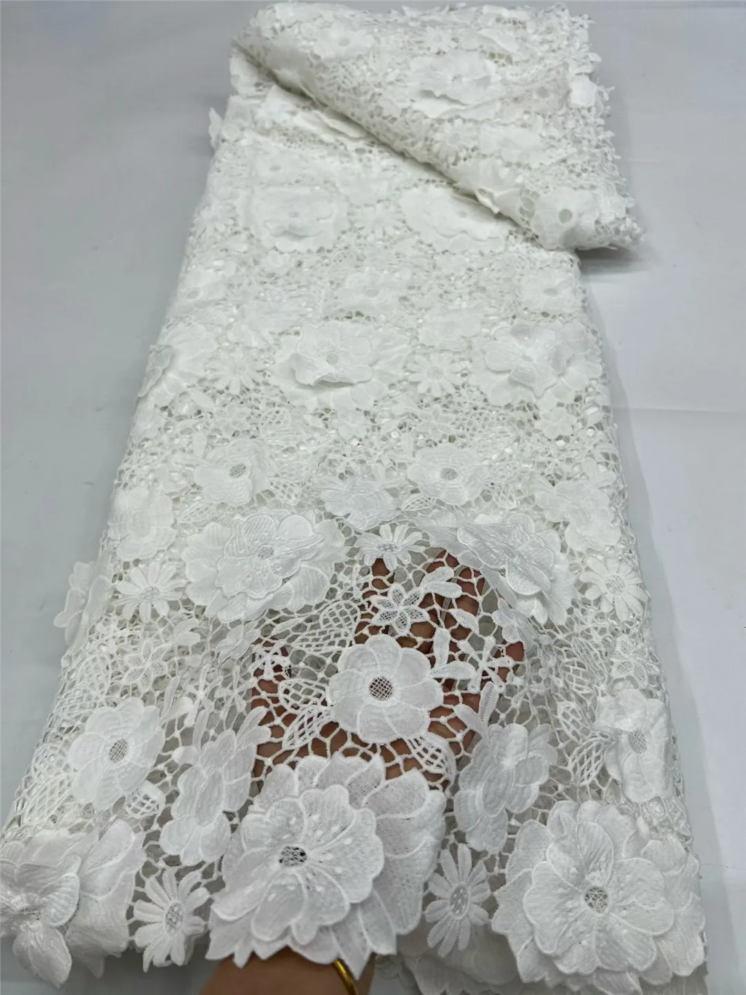 

Luxury 3D Embroidered Guipure Cupion Lace Skin Friendly African Cord Fabric Wedding Formal Mermaid Lady Gown with Appliques 751