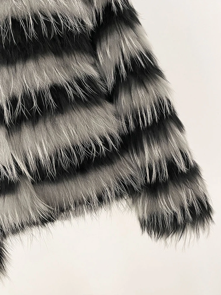 معطف فرو طبيعي للسيدات لعام 2025 معطف فرو الراكون الحقيقي سميك ودافئ للنساء ملابس خارجية أوروبية عصرية معطف شتوي