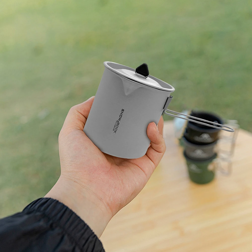 Olla de titanio para acampar de 750ml con tapa, taza ultraligera para exteriores con mango plegable para cocinar al aire libre