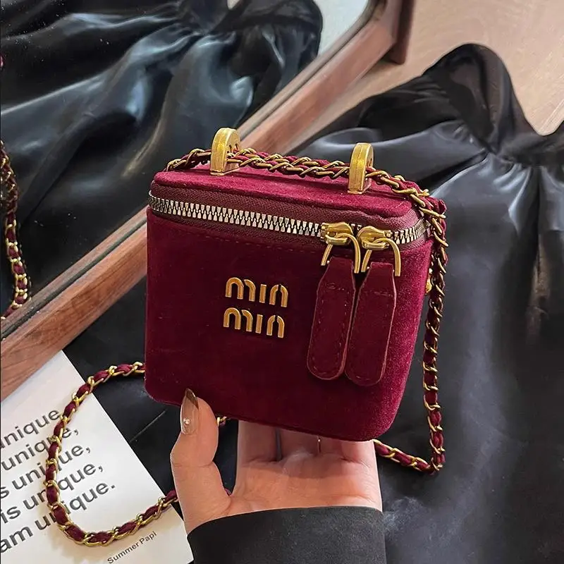 

New 2025 Frosted Handbags Women Cute Mini Bag Lipstick Cosmetics Bags Ladies Handbags and Purse Winter Chains Crossbody Bags Red