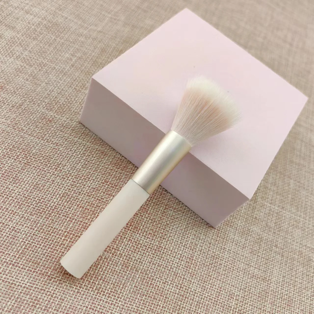 Powder Brush Professional Multifunctional Foundation Blush Sculpting Bronzer Repair Brushes Pink Portable Short Makeup Tool