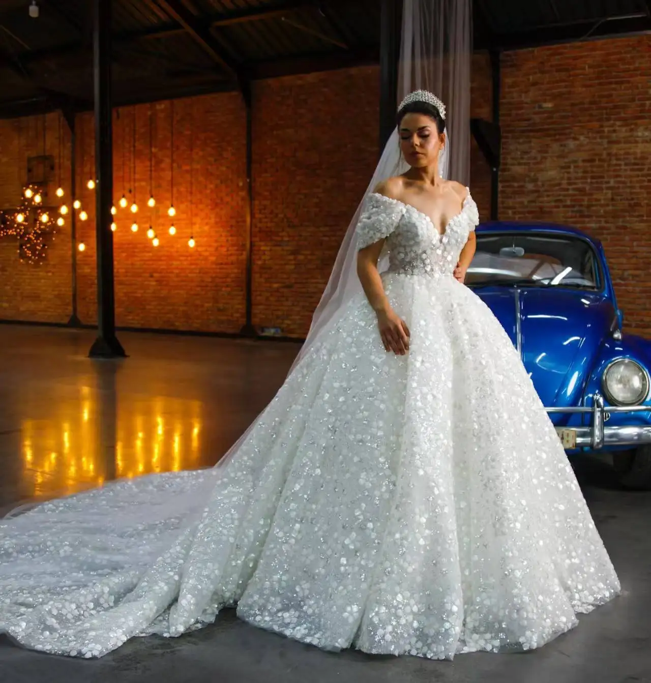 Custom Luxury Gorgeous Lace Wedding Dress 3D Applique V-Neck Ball Gown Princess Bridal Gown Made Romantic Vestido De Novia