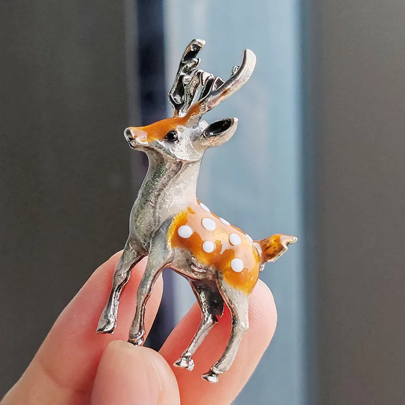 Fashionable Drip Oil Sika Deer Brooch, Female Niche, High End Pin, DIY Animal Suit, Chest Flower
