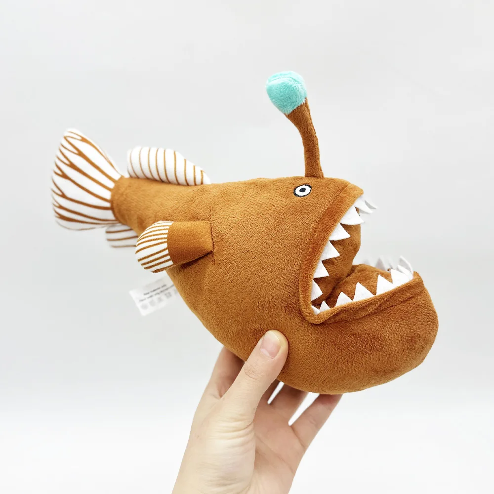 Nouveau produit de 19cm Melanocetus johnsonii diable poisson lanterne poisson en peluche animal en peluche peluche boîte aveugle cadeau d'anniversaire