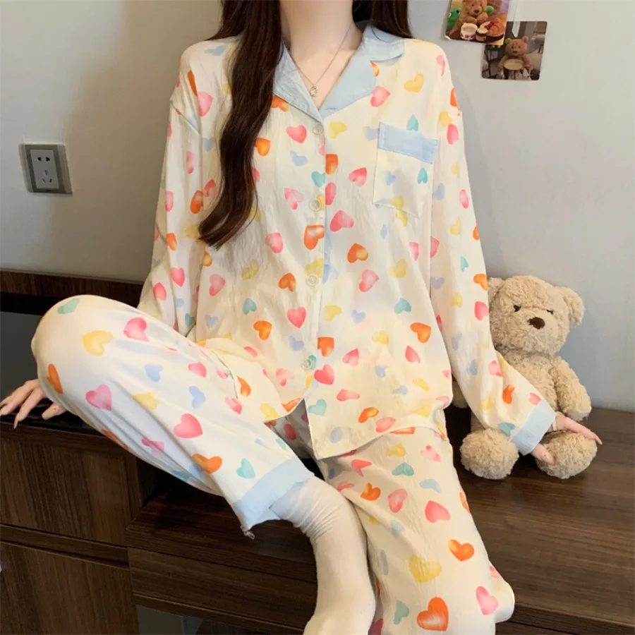 

Новые женские осенние пижамные комплекты, одежда для сна, корейская одежда с длинными рукавами и лацканами, милая красочная домашняя одежда с принтом сердца, женская одежда для отдыха