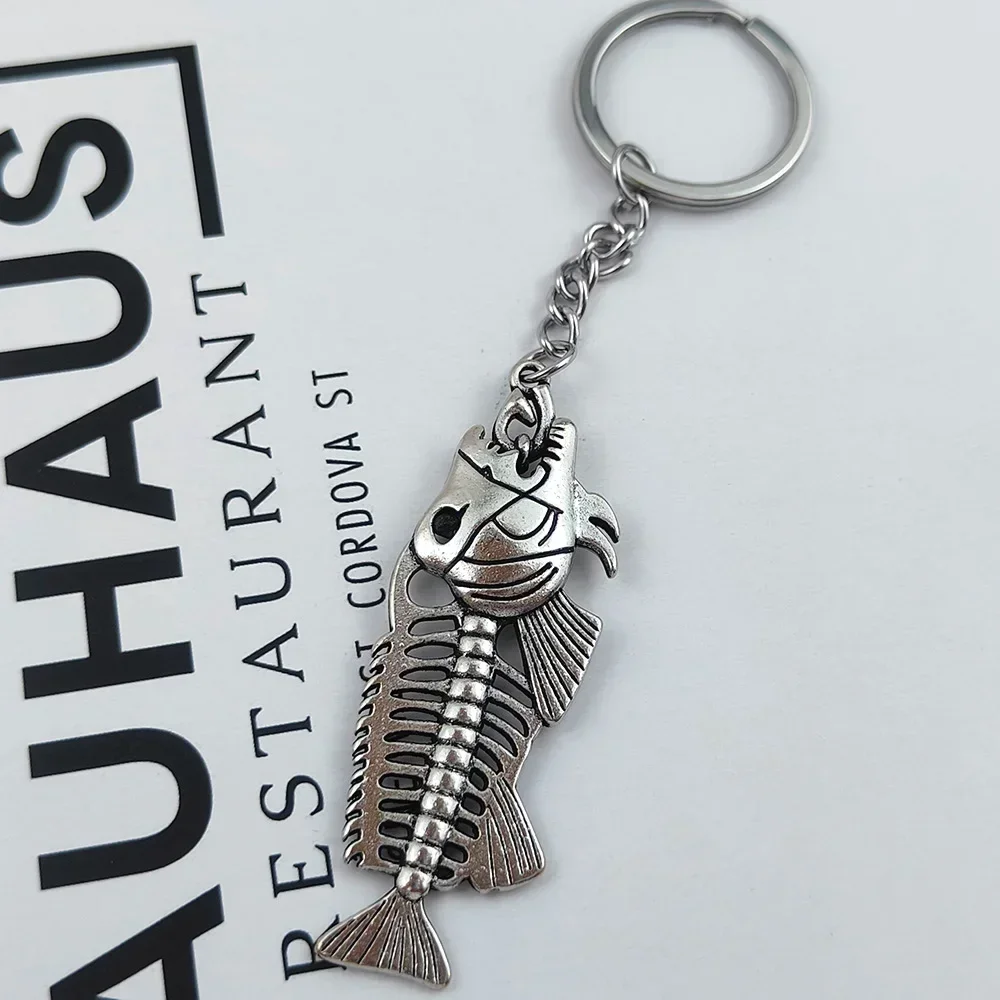 Vintage Alloy Keychain Fish Bone Pendant Animal Key Chains Men Women Car Backpack Decorative Charm Keyring Fashion Jewelry Gifts