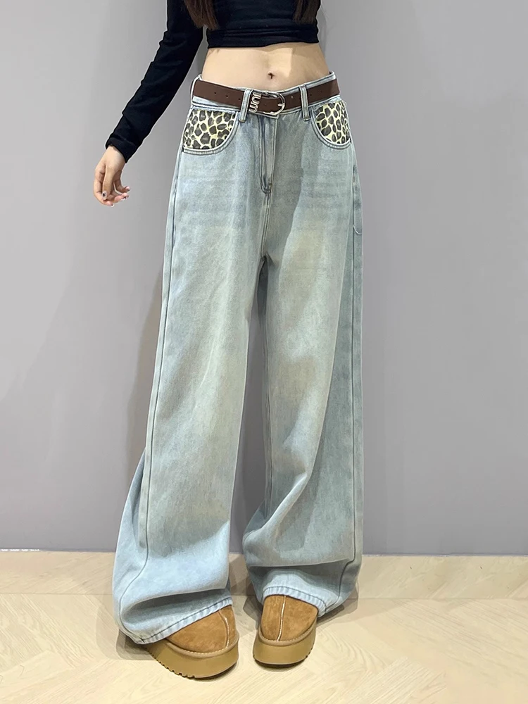 

Women's High-Waist Light Blue Washed Jeans Korean Retro Leopard Print Pocket Wide-Leg Denim Pants, Loose Fit Fashion Streetwear