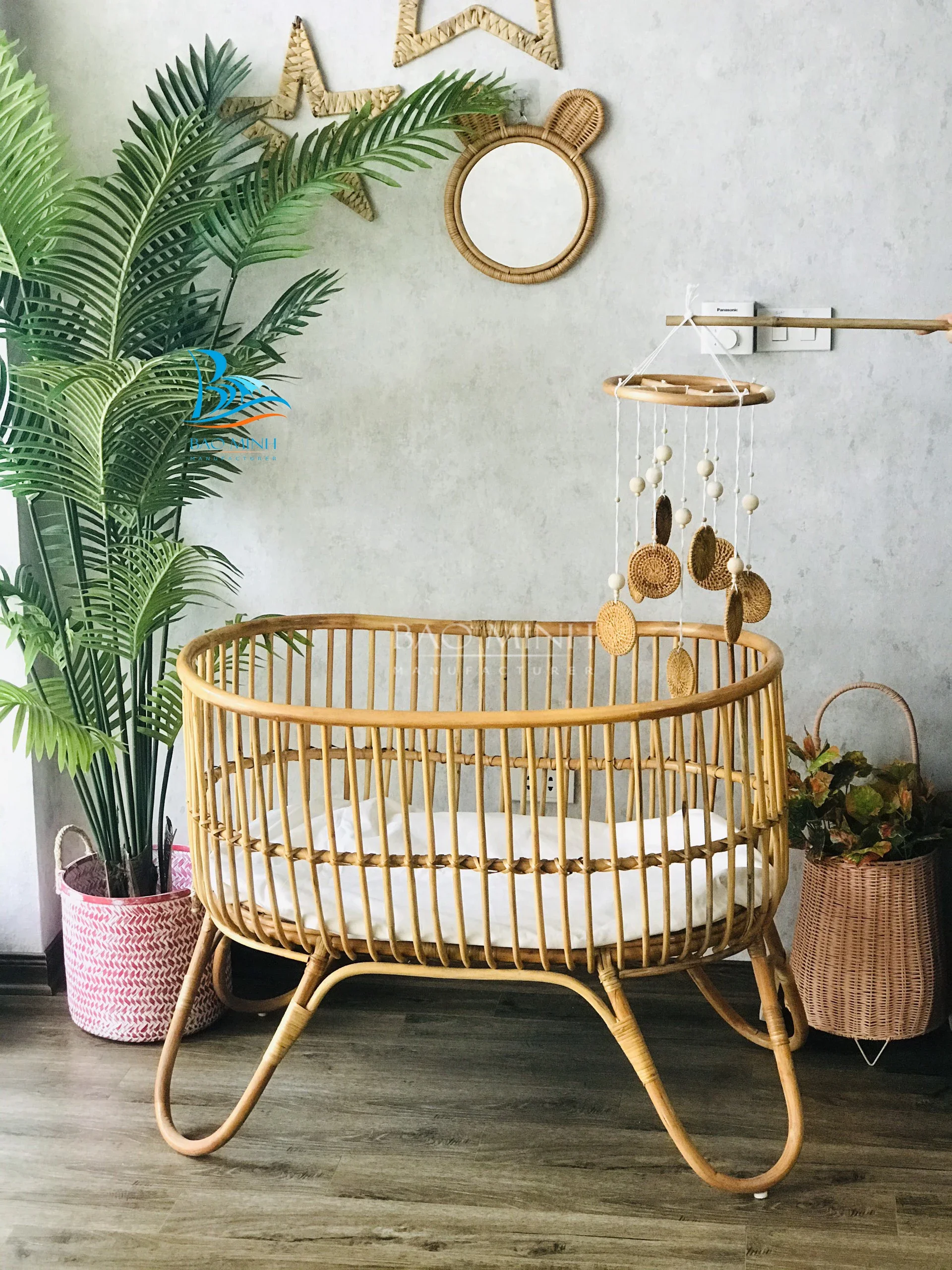 Fábrica preço! Basinet artesanal do Rattan do vintage, berços do miúdo com móbil redondo