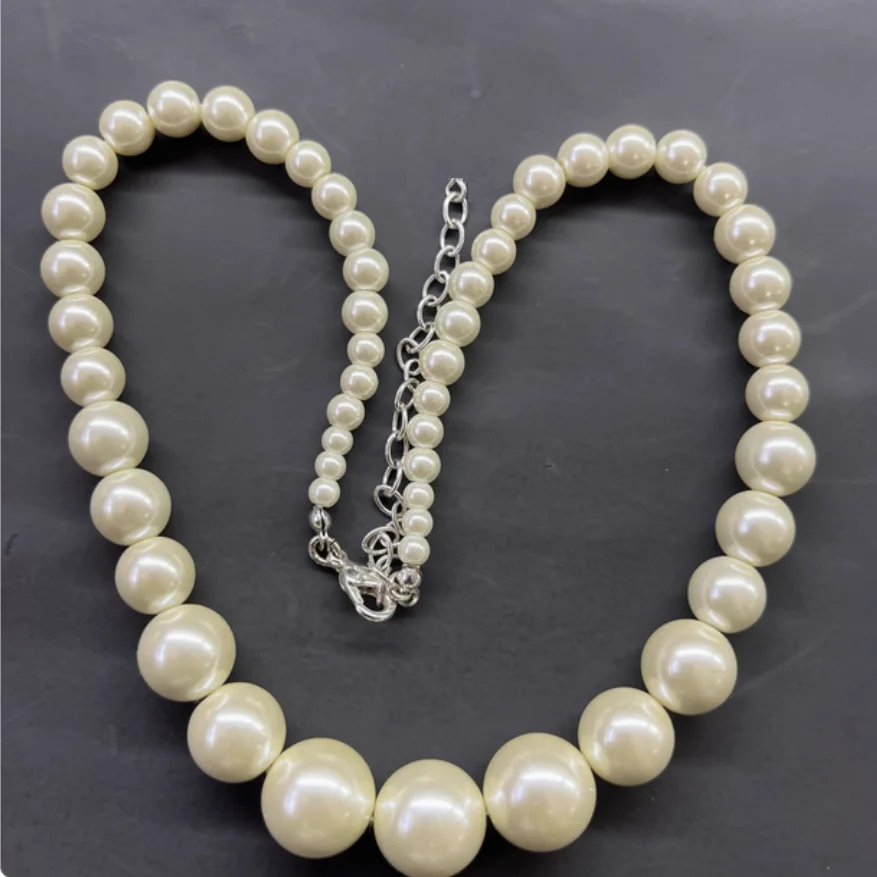 

Vintage Sea white Cultured Pearl necklace 17" 4-9mm