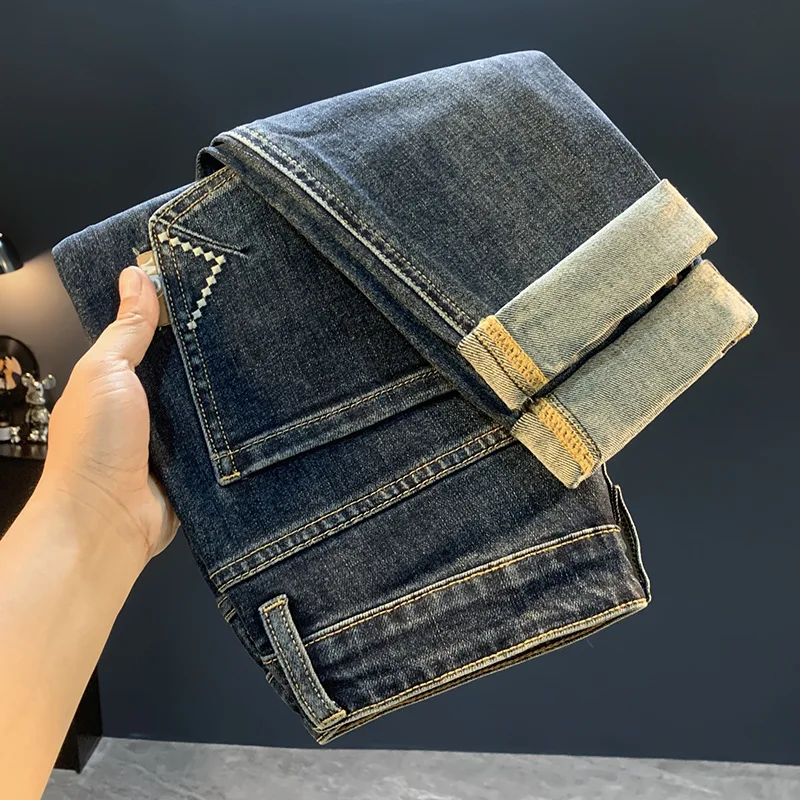 

2025 новые синие зауженные джинсы с маленькими штанинами для мужчин, осенняя универсальная мода, высококачественные повседневные эластичные облегающие брюки