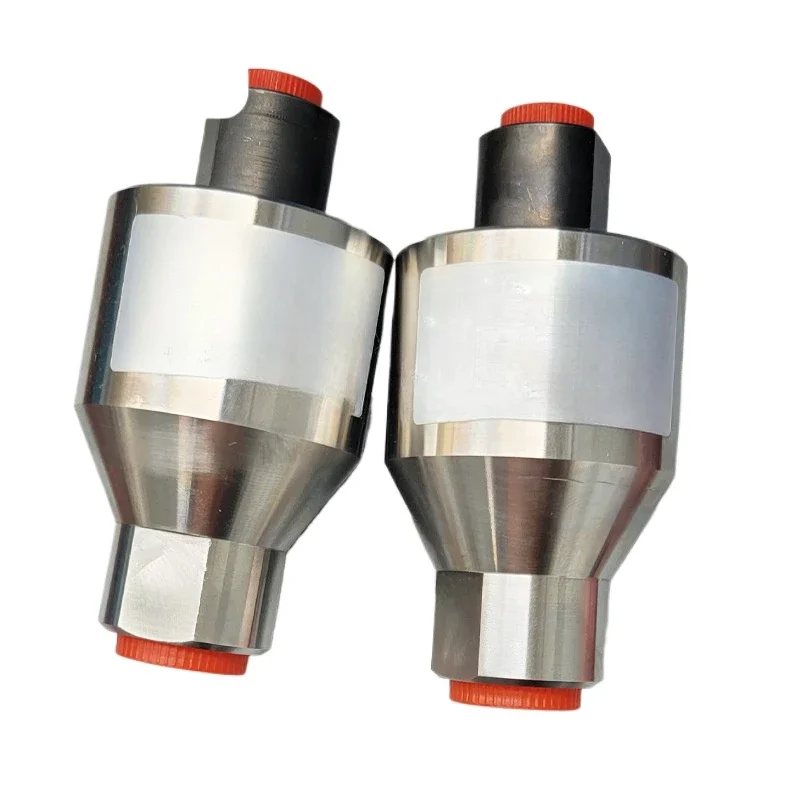 Low temperature dry ice rotary joint