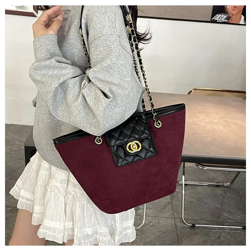 

Premium Handbag For Ladies, Luxury Leather Material, Famous Designer Tote Bag With Spacious Interior Option