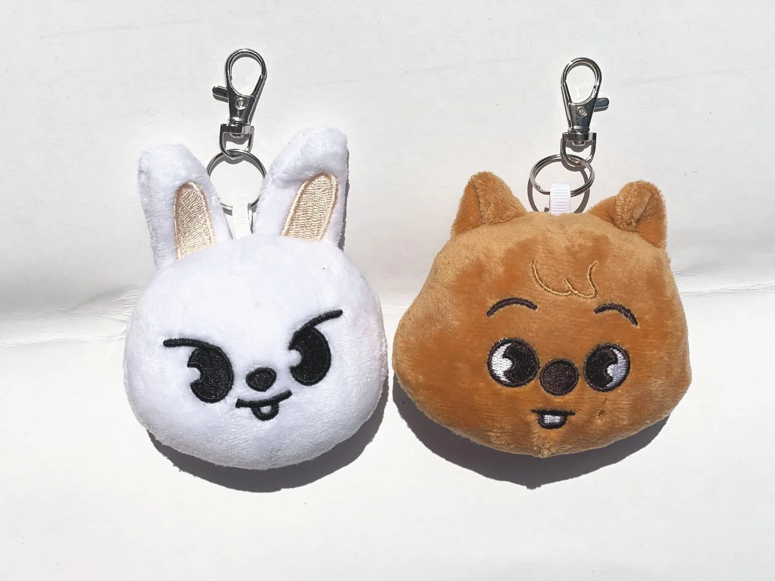 Skzoo Karma llavero juguetes de peluche Fans animales peluches muñeca Kawaii compañero para niños adultos Fans regalo decoración de la habitación regalo