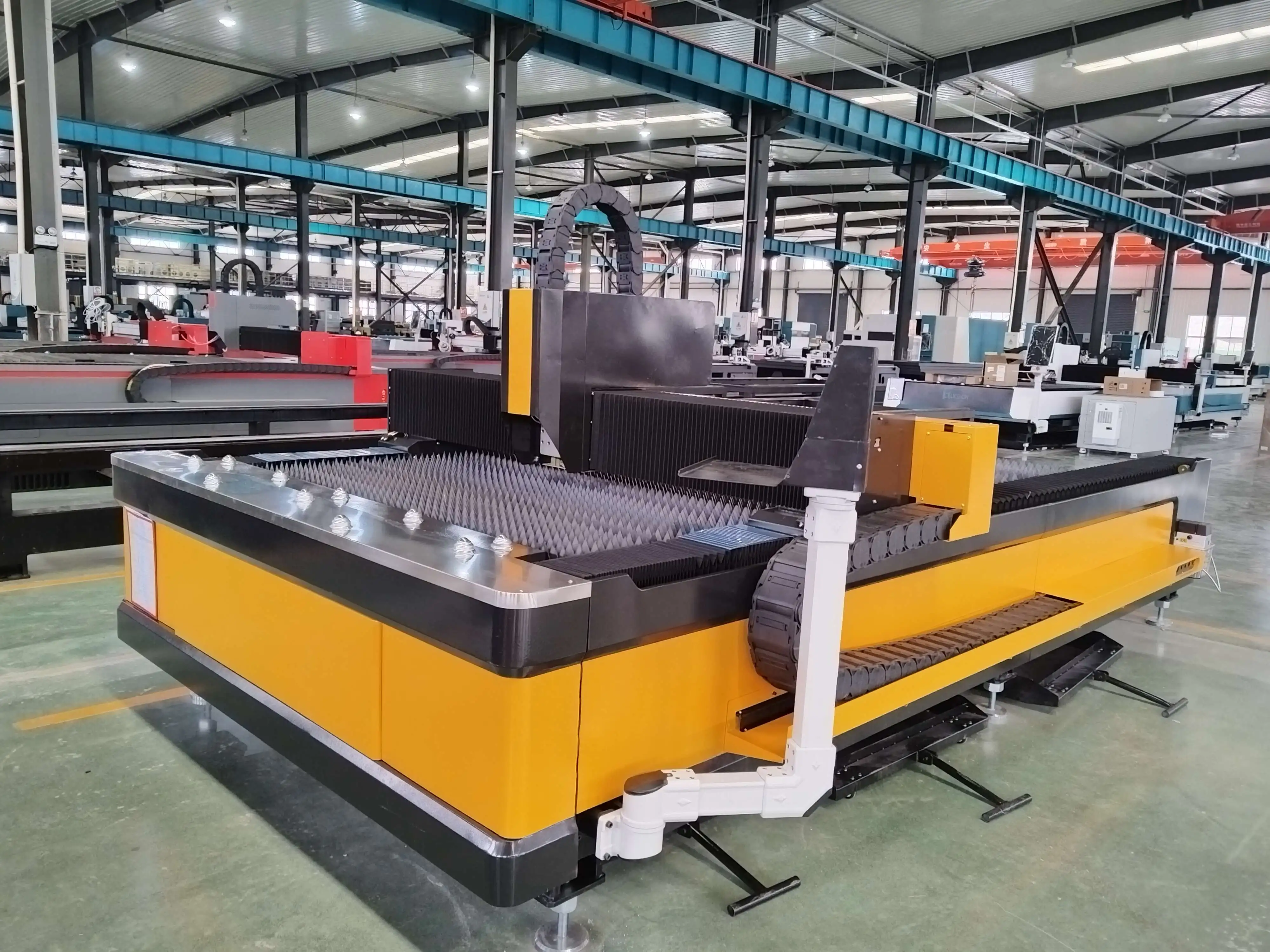 Lxshow small laser cutting machines cnc for steel metal 1000w 4kw 4000w gantry fiber laser cutting machine steel metal sheet