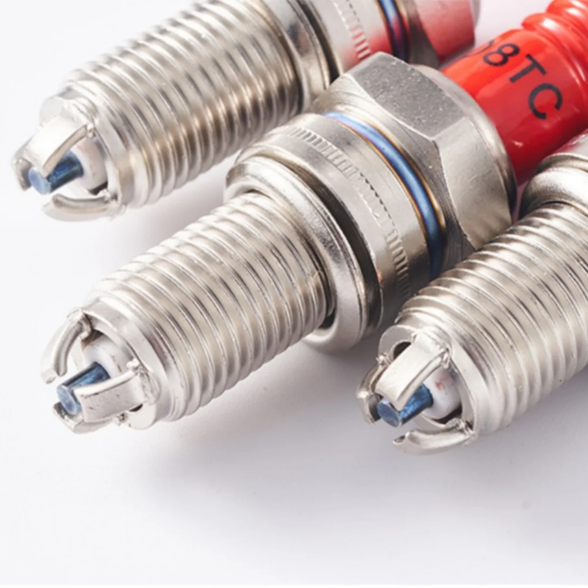 Racing Spark Plug D8TC High Performance 3-Electrode Motorcycle Spark Plug for Honda Yamaha Thread Diameter 10/12mm