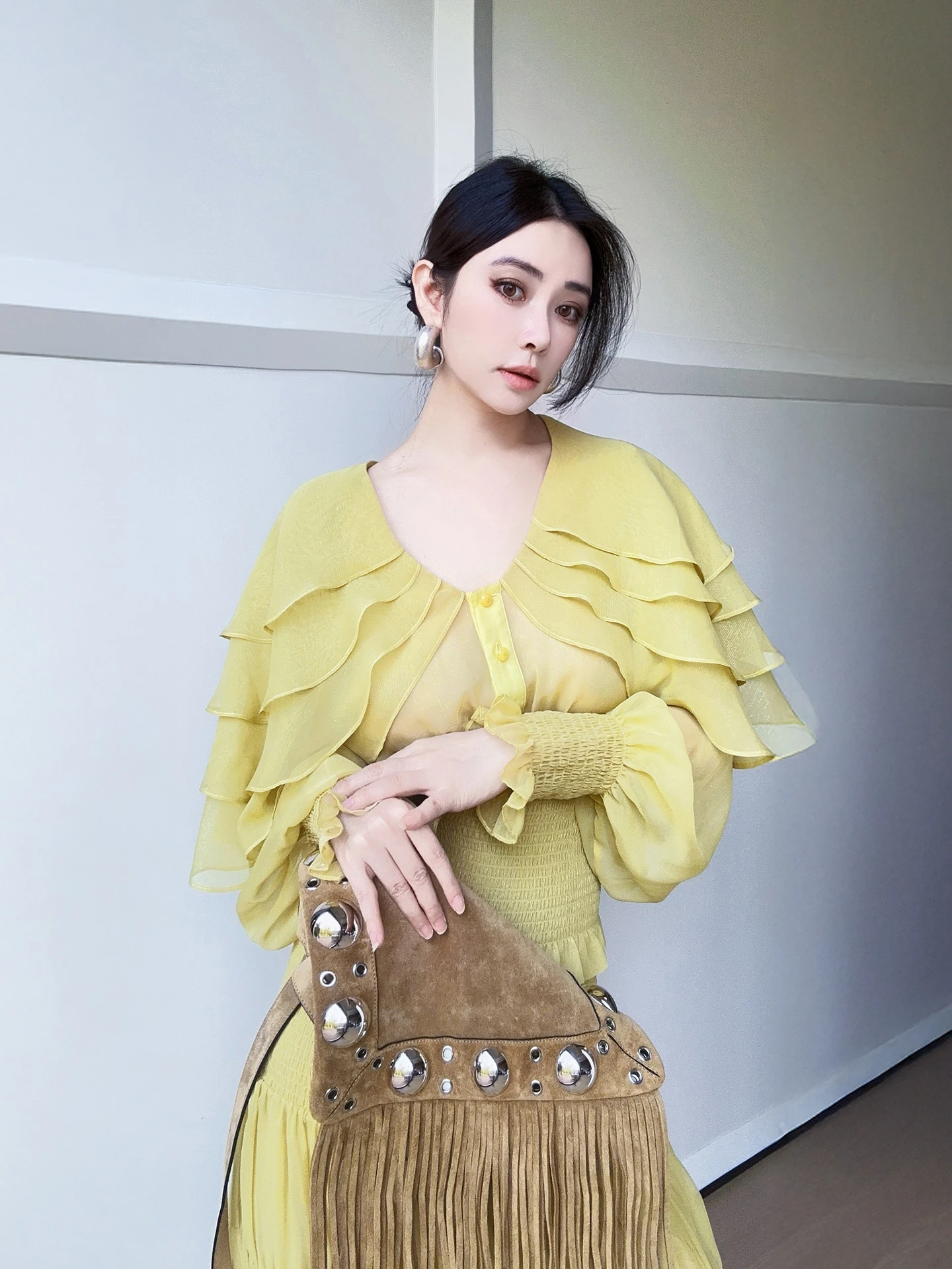 

Комплект Disimann Ling Faion: ультра-изысканный кружевной комплект из двух частей с эффектом многослойности, женский, осень 2025, в дворцовом стиле