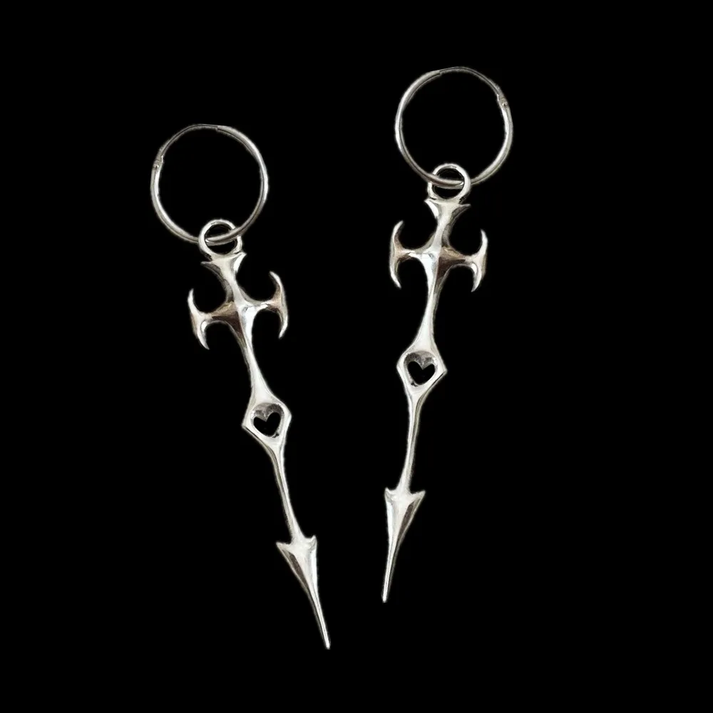 Gothic Punk Sliver Color Thorns Cross Hollowed-Out Heart Shape Sharp Spikes Dangle Earrings for Women Men Hip-hop Couple Jewelry