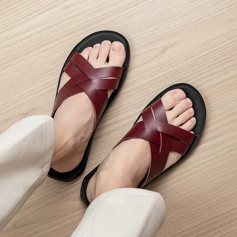 

Новые мужские тапочки для дома и улицы, повседневные сандалии, нескользящие и износостойкие, легкие, стильные мужские тапочки.