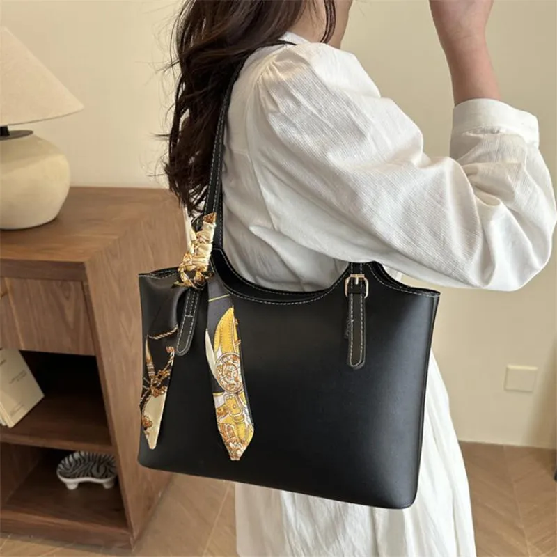 Fashion Stylish Silk Scarf Tote Bag, Spacious Capacity Shoulder Bags, Elegant Underarm Bag, Versatile Commute Handbag for Women