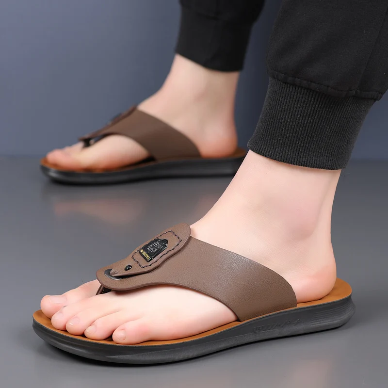 

Summer Hot Selling Men's Soft Soled Slippers Versatile for Home Commuting Outdoor Beach Leisure Shoes Flat Sandals Men's Classic