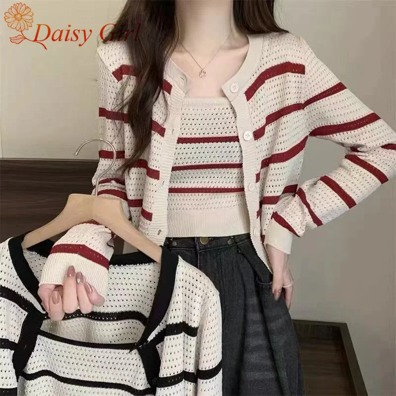 

Autumn Short Long-sleeved Girls Striped Knitted Cardigan + Suspender Stripeds Knitted Vest Two-Piece Tops