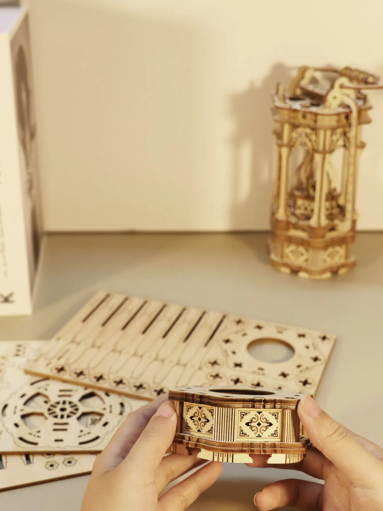3D-Holzpuzzles zum Selbermachen, rotierende Vintage-Laterne, praktische Aktivität, Schreibtischdekoration, Geschenke für Weihnachten – Detail 4