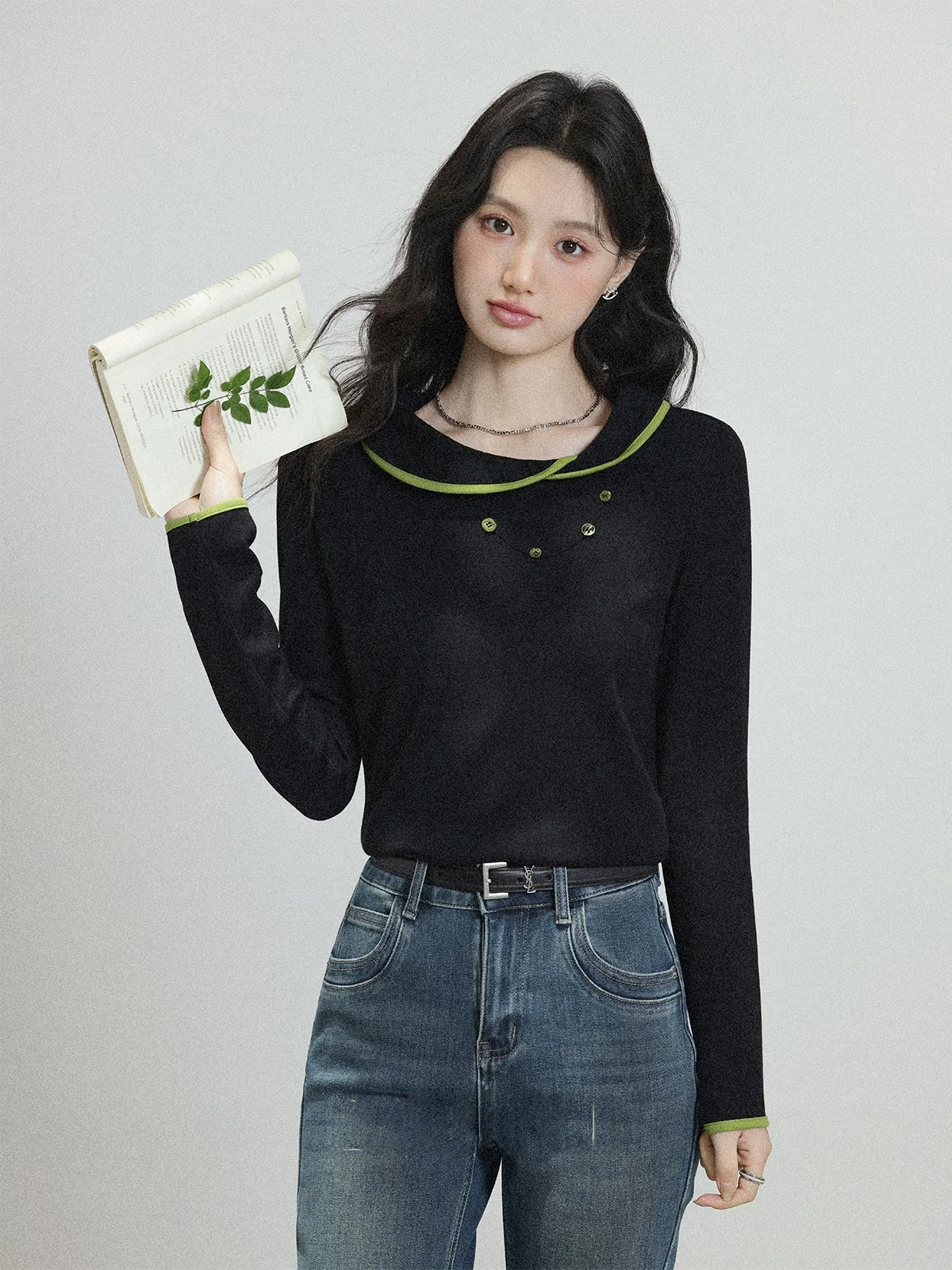 

Весна 2026: Женская футболка с асимметричным круглым вырезом и длинным рукавом, дизайнерская модель, цветовая коллекция, с эффектом высокой талии, из чистого хлопка.