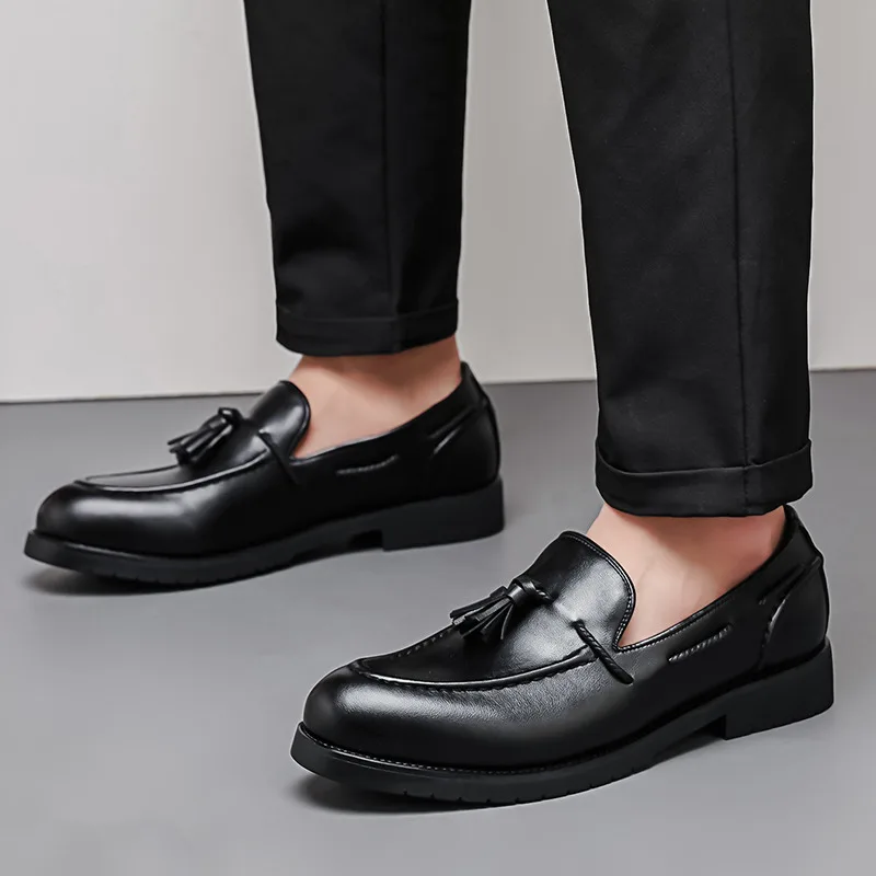 

New Design Black Authentic Leather Shoes Man Tassels Slip-on Mens Dress Shoes Large Size 48 Office Shoes Men Loafers zapatillas