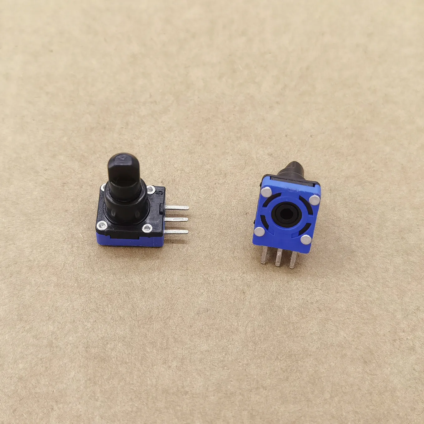 Original new 100% import 09 Type horizontal single potentiometer 10K 100K long handle 13MMF 180 degree angle (SWITCH)
