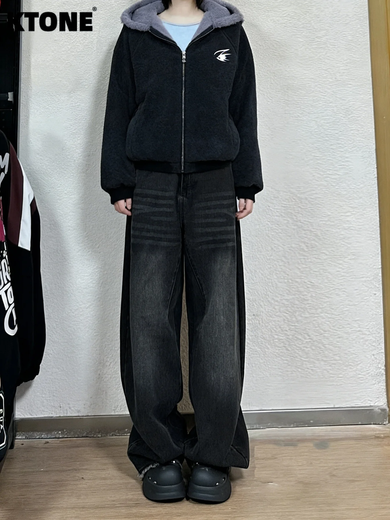 

Men and Women Jeans Black Baggy Denim Retro Y2K Drip For Dating No accessories or belts included