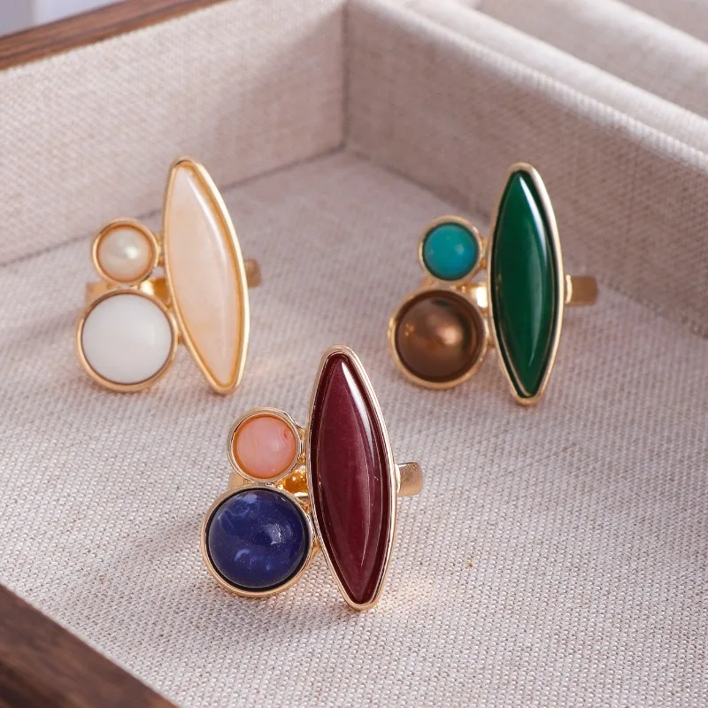anel-de-pedra-preciosa-de-resina-colorida-oval-exclusivo-com-design-tendencia-aneis-geometricos-de-cor-dourada-joias-de-marca